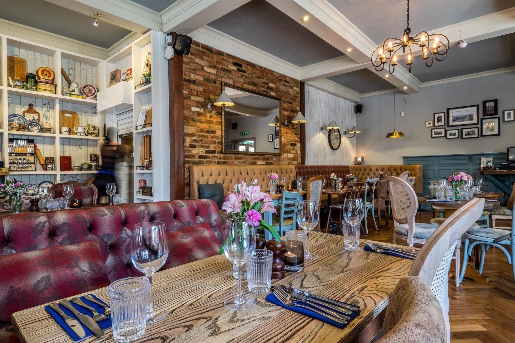 The Bulls Head Hotel Бромли Экстерьер фото