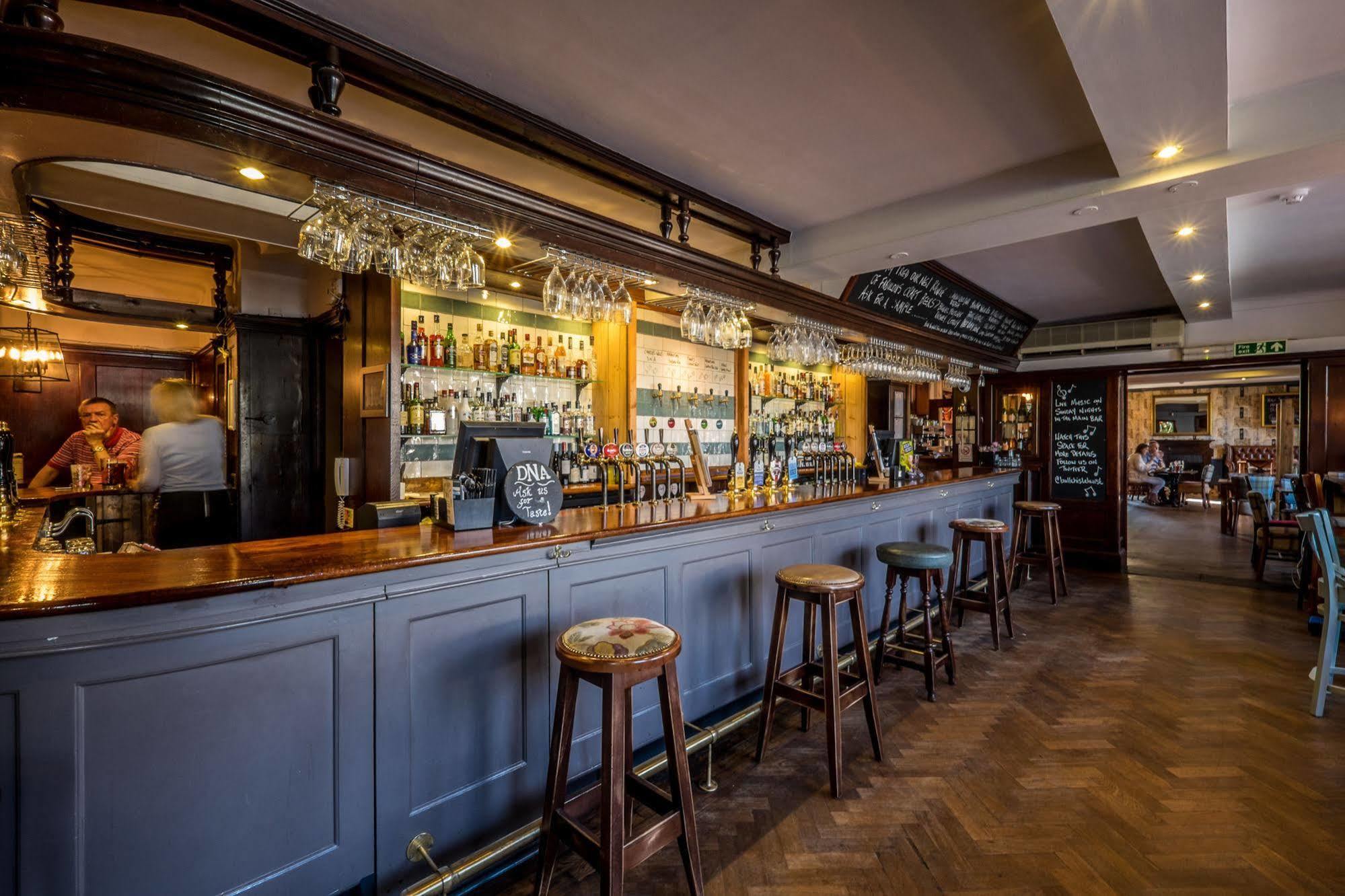 The Bulls Head Hotel Бромли Экстерьер фото