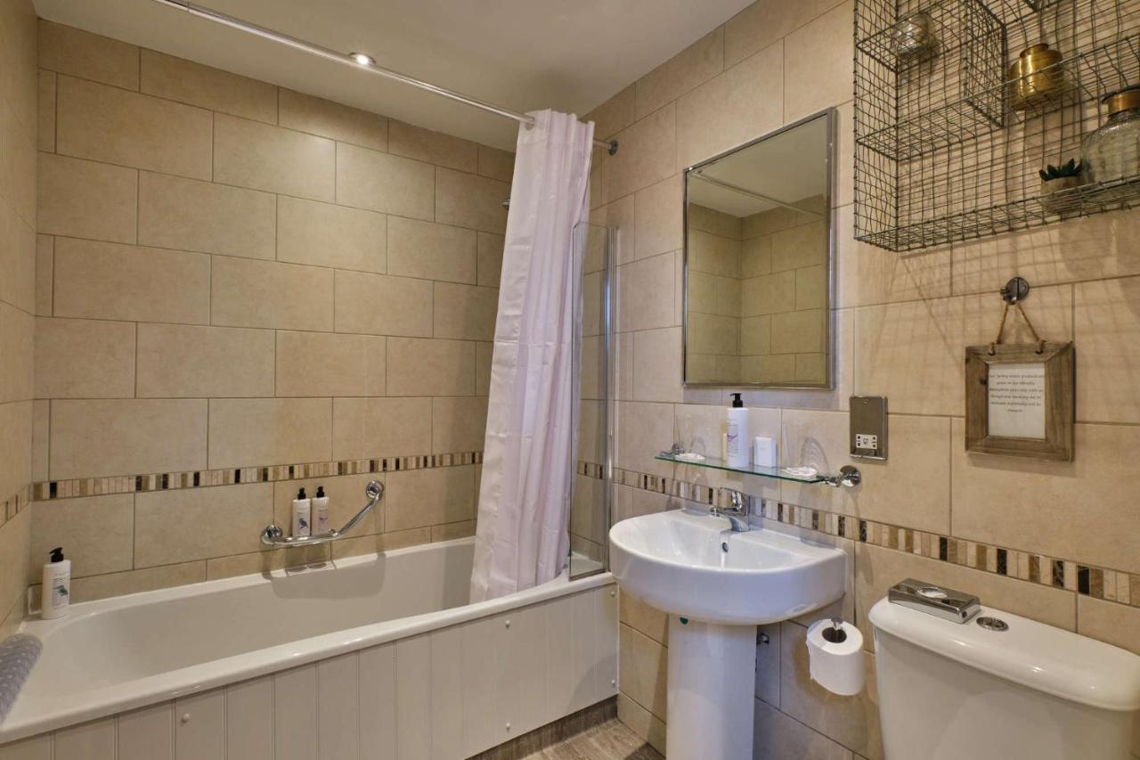 The Bulls Head Hotel Бромли Экстерьер фото